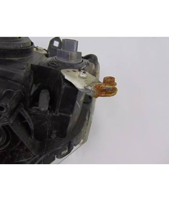 Lampa prawa przednia Mitsubishi L200 8301A878