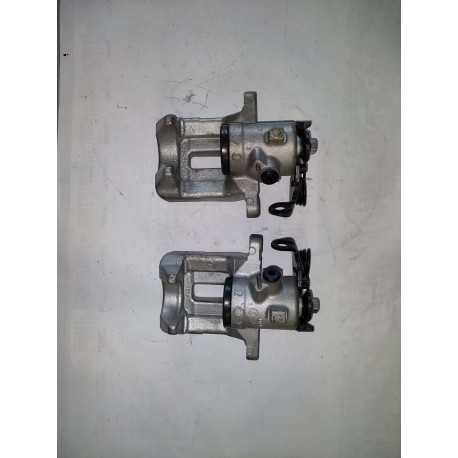 Komplet zacisków tył 1J0 615 423 Audi, Volkswagen, Skoda, Seat Komplet zacisków tył 1J0 615 423 Audi, Volkswagen, Skoda, Seat