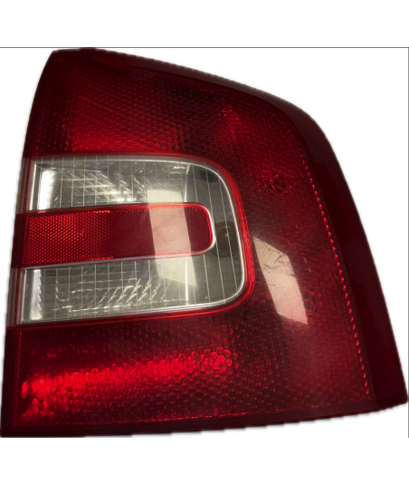 Lampa prawa tylna do skoda octavia 2 kombi